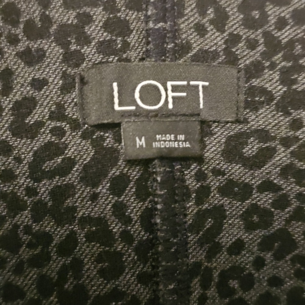 LOFT sculpt bike shorts gray and black subtle leopard print M - Picture 2 of 8